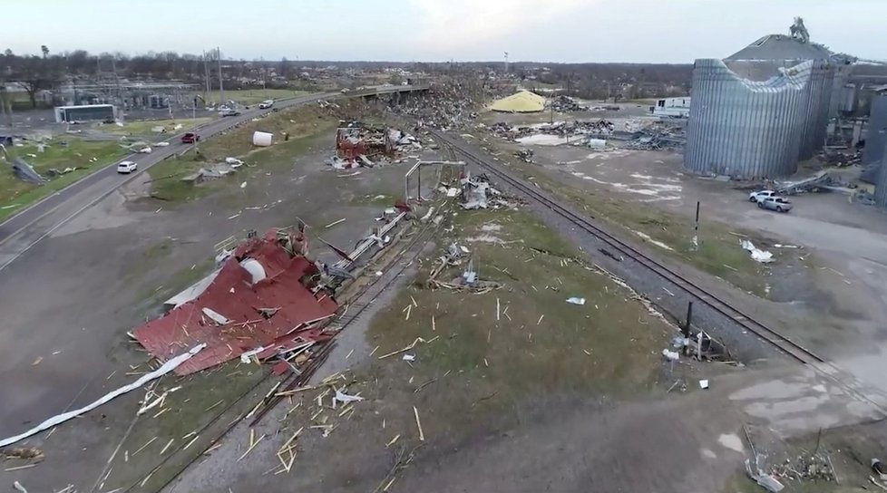 Následky řádění tornáda v USA (11. 12. 2021): Živel zdevastoval město Mayfield ve státě Kentucky