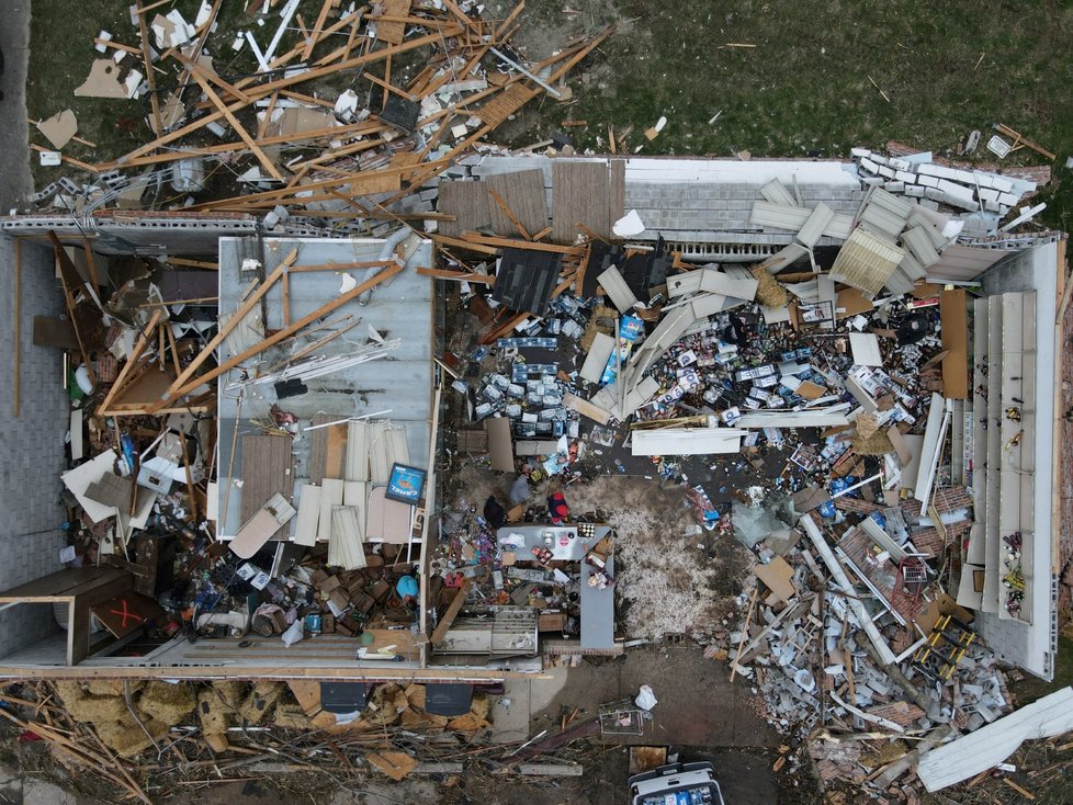 Série tornád zasáhla jih a středozápad Spojených států (2. 4. 2023)