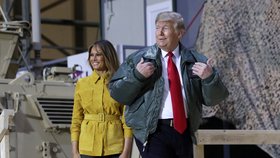 Americký prezident Donald Trump s manželkou Melanií nečekaně přiletěl do Iráku, aby poděkoval americkým vojákům, kteří tam slouží. (26.12.2018)