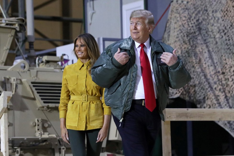 Americký prezident Donald Trump s manželkou Melanií nečekaně přiletěl do Iráku, aby poděkoval americkým vojákům, kteří tam slouží. (26. 12. 2018)