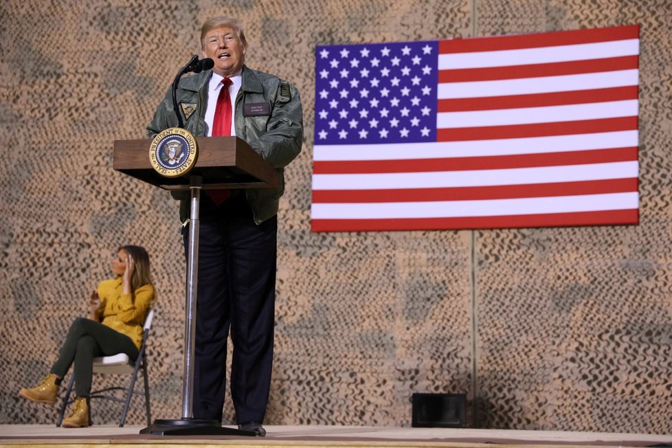 Americký prezident Donald Trump s manželkou Melanií nečekaně přiletěl do Iráku, aby poděkoval americkým vojákům, kteří tam slouží. (26. 12. 2018)