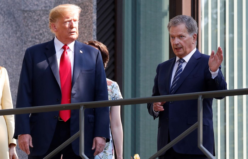 Finský prezident Sauli Niinisto a americký prezident Donald Trump na summitu v Helsinkách