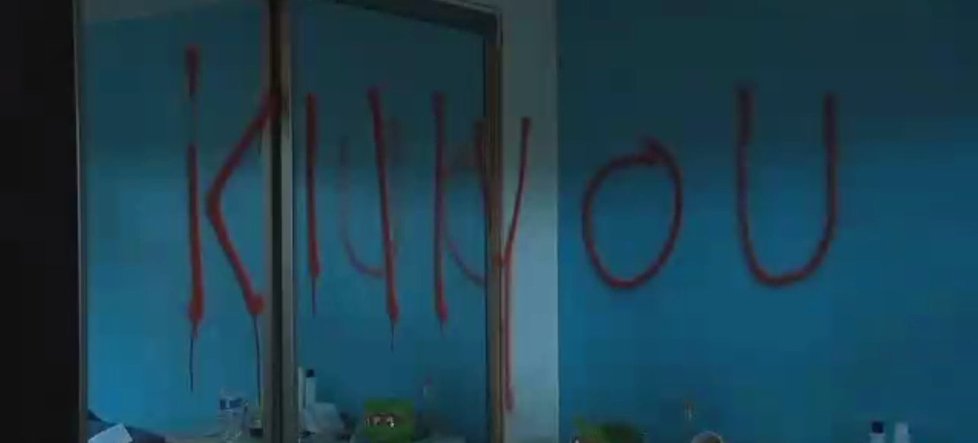 Nenávistné graffiti v domě Hasela Afshara