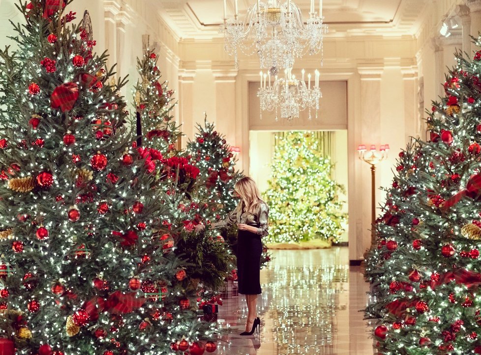 Vánoční výzdobou v Bílém domě se na twitteru pochlubila i Melania Trumpová