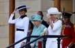 Královna Alžběta II. s první dámou USA Melanií Trumpovou a manželkou prince Charlese Camillou