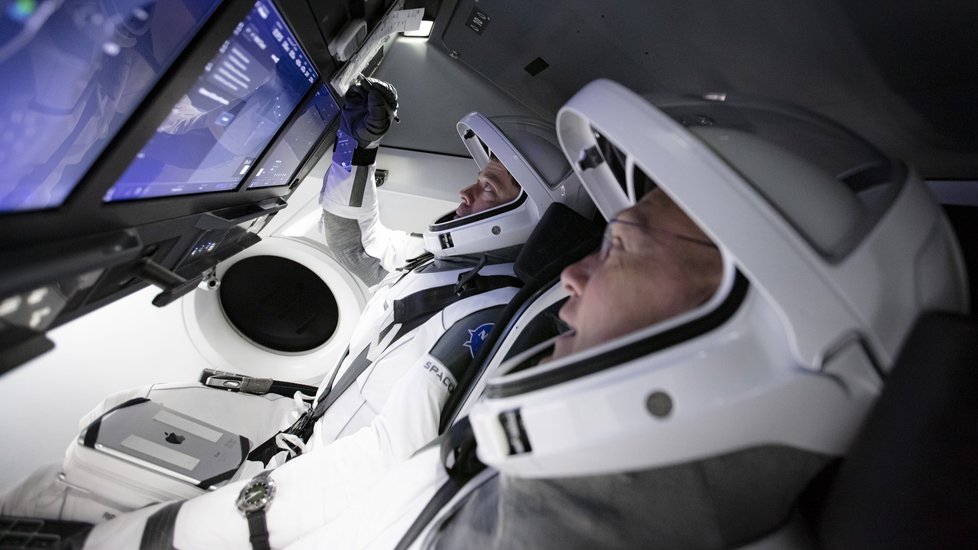 K ISS odstartují astronauti NASA v nové lodi Crew Dragon, (27.05.2020).