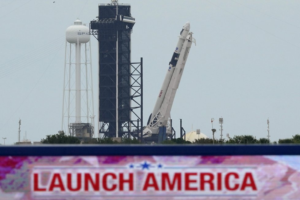 K ISS odstartují astronauti NASA v nové lodi Crew Dragon, (27.05.2020).