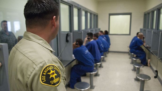 Vězní v nápravném zařízení North County