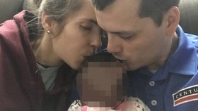 Sarah (31) popisuje, jaké to bylo, když jí po několika dnech odebrali děťátko, které dostala k adopci. „Bylo to, jako by nám umřela.“