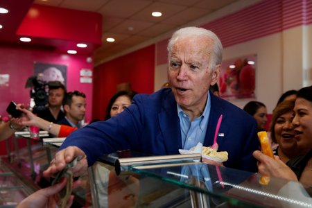 Joe Biden po americkém „superúterý“ vede nad svým stranickým kolegou Berniem Sandersem v souboji o zisk demokratické nominace pro letošní prezidentské volby v USA.