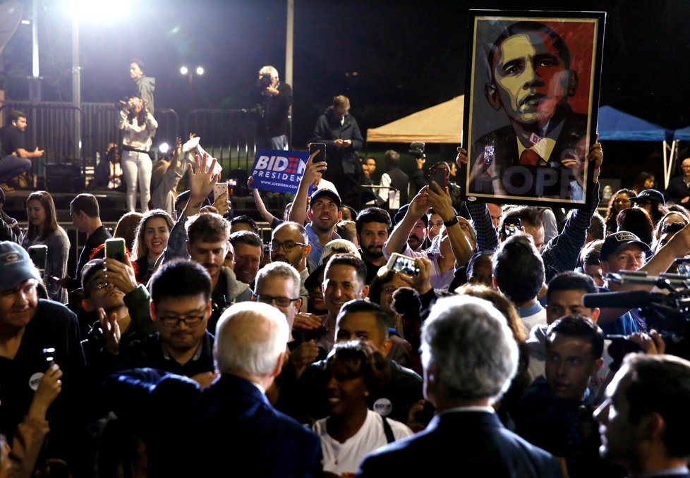 Joe Biden po americkém „superúterý“ vede nad svým stranickým kolegou Berniem Sandersem v souboji o zisk demokratické nominace pro letošní prezidentské volby v USA.