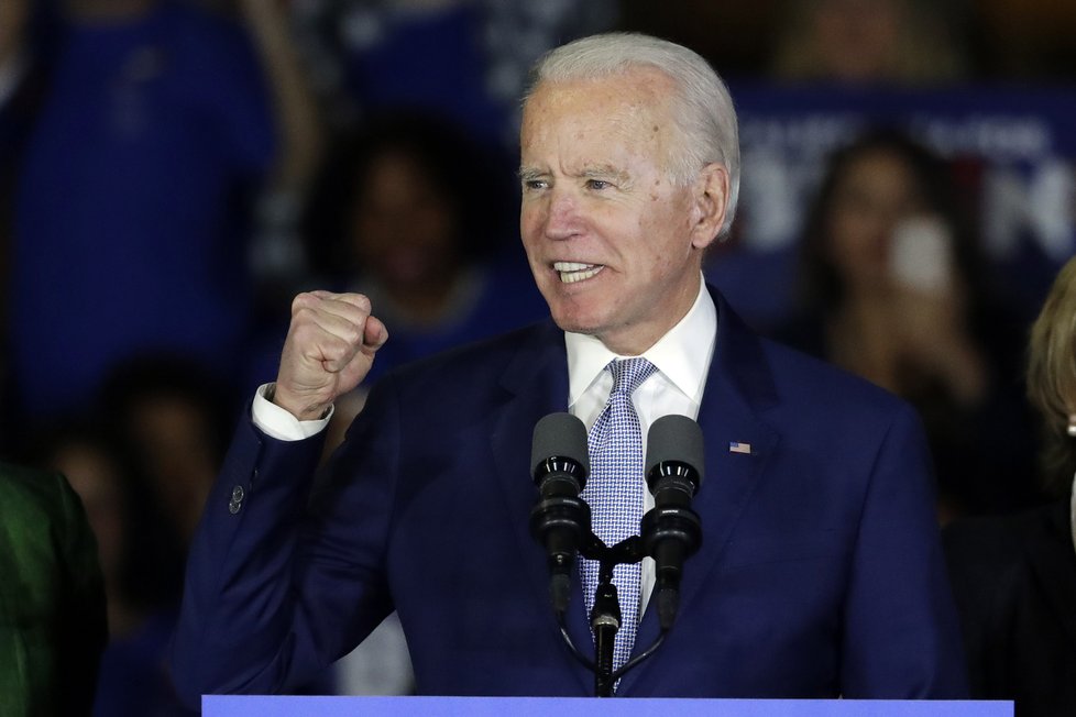 Joe Biden po americkém „superúterý“ vede nad svým stranickým kolegou Berniem Sandersem v souboji o zisk demokratické nominace pro letošní prezidentské volby v USA.