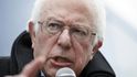 Bernie Sanders, socialista a senátor z Vermontu, nedokázal v Iowě jasně vyhrát