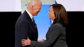 Černoška s indickými kořeny. Joe Biden představil jako viceprezidentku Kamalu Harrisovou