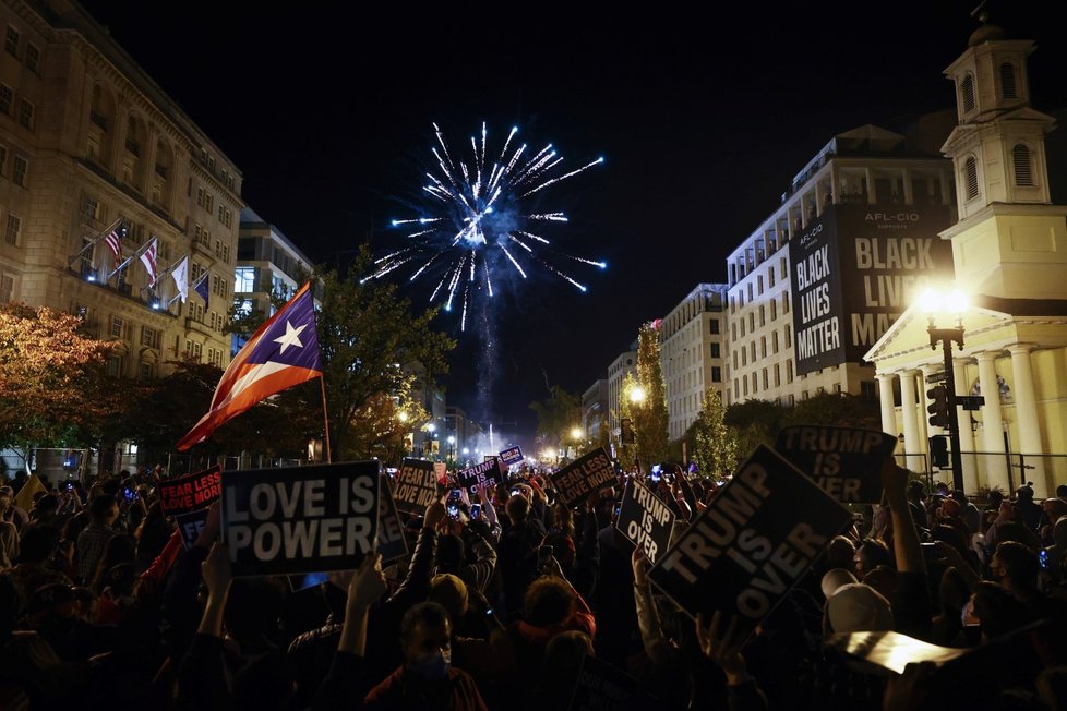 Ohňostroj rozzářil také Washington.