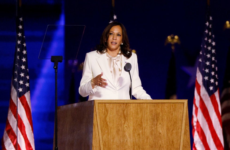 Zvolená viceprezidentka Kamala Harrisová při vítězném projevu ve Wilmingtonu