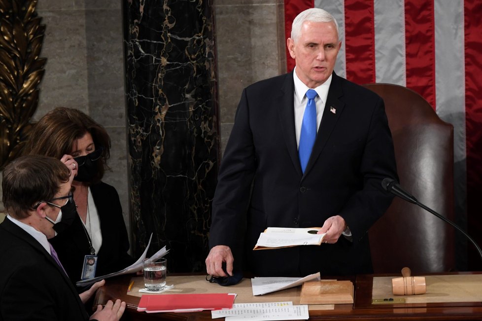 Viceprezident Mike Pence na společném zasedání obou komor Kongresu.