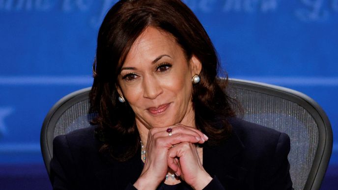 Kandidátka na americkou viceprezidentku Kamala Harrisová během debaty.