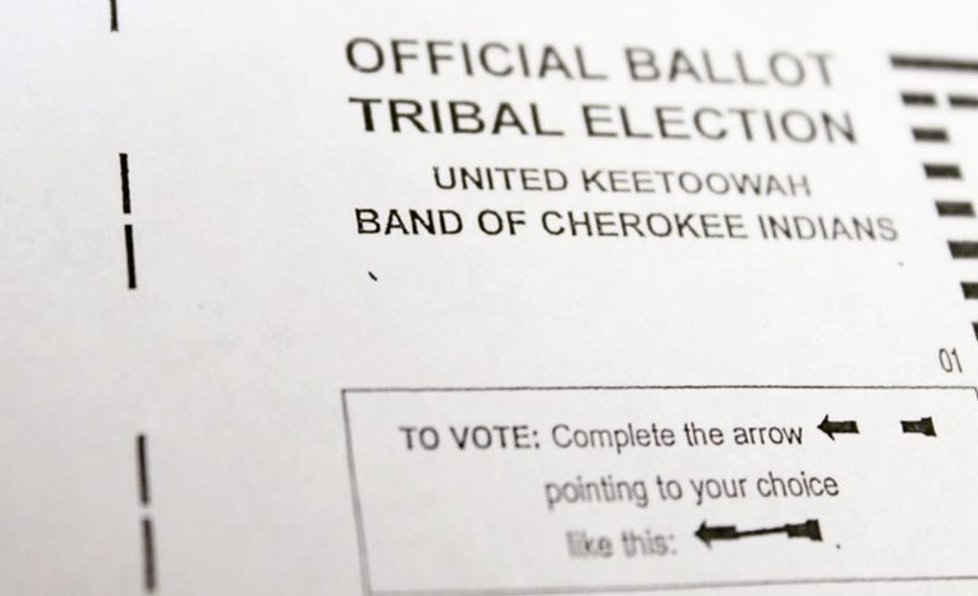 Hlasovací lístek v kmenových volbách Čirokiů.