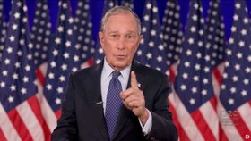 Michael Bloomberg utratil přes miliardu dolarů na svou kampaň, než podpořil Bidena.