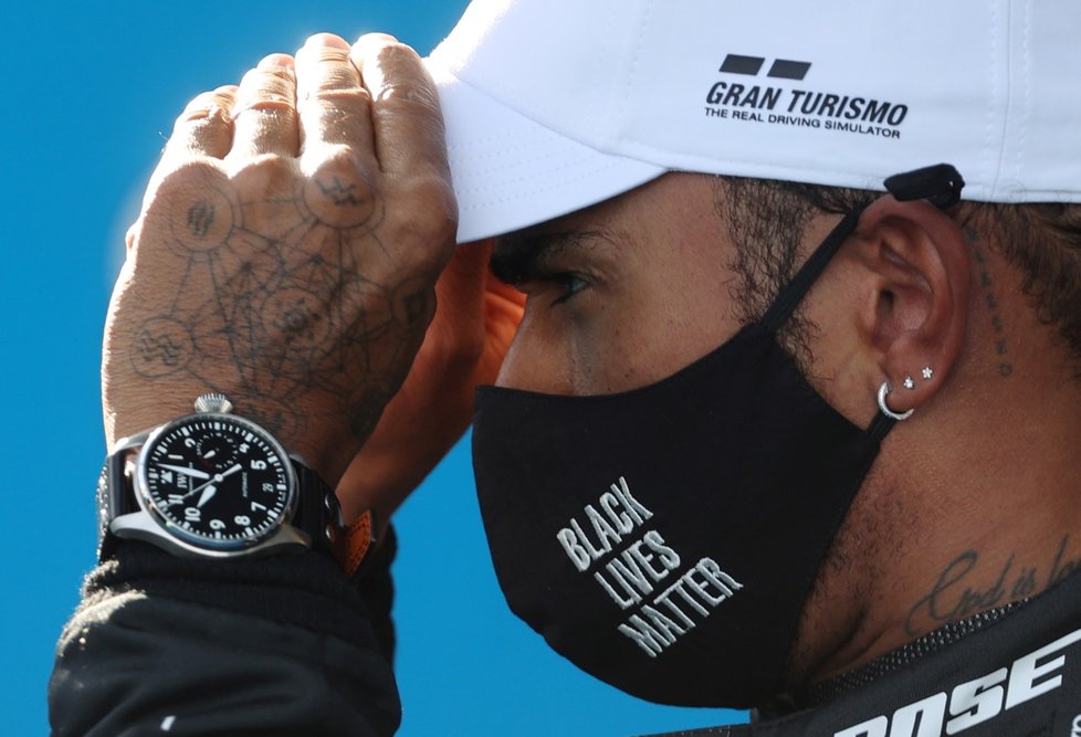 K Black Lives Matter se hlásí i šampion Formule 1 Lewis Hamilton.