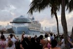 Největší výletní loď světa Icon of the Seas (Ikona moří) vyplula z floridského Miami na první okružní plavbu.