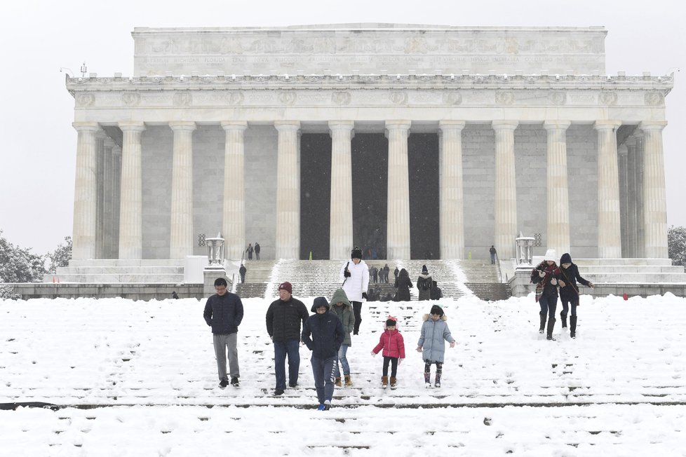 USA ve spáru kruté zimy, mrazy si vyžádaly už 7 obětí (14.01.2019).