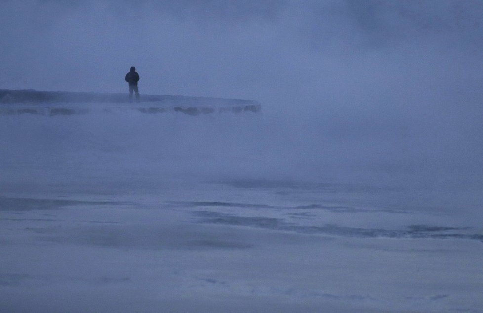 Spojené státy svírá zima, v některých oblastech je chladněji než na Antarktidě. Mrazy si vyžádaly už 8 obětí, (31.01.2019).