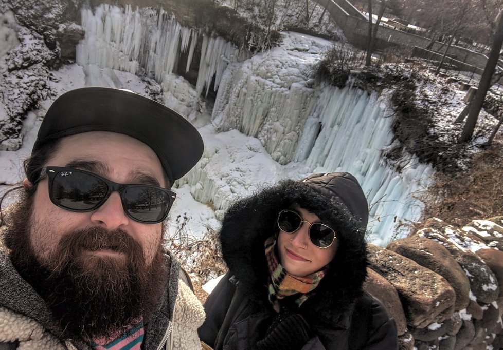 Minnesotské vodopády vlnou silných mrazů zamrzly.