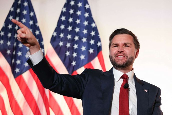 Viceprezident J.D. Vance tvrdí, že Ukrajina nemá šanci Rusko porazit, ani kdyby dostala další zbraně. Viceprezident J.D. Vance tvrdí, že Ukrajina nemá šanci Rusko porazit, ani kdyby dostala další zbraně.