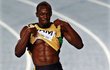 Svalnaté tělo Usaina Bolta láká do hlediště i ženy.