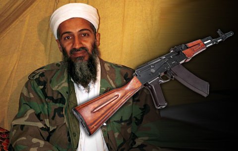 Usáma bin Ládin se v posledních okamžicích chtěl bránit kalašnikovem. Nepodařilo se mu to.
