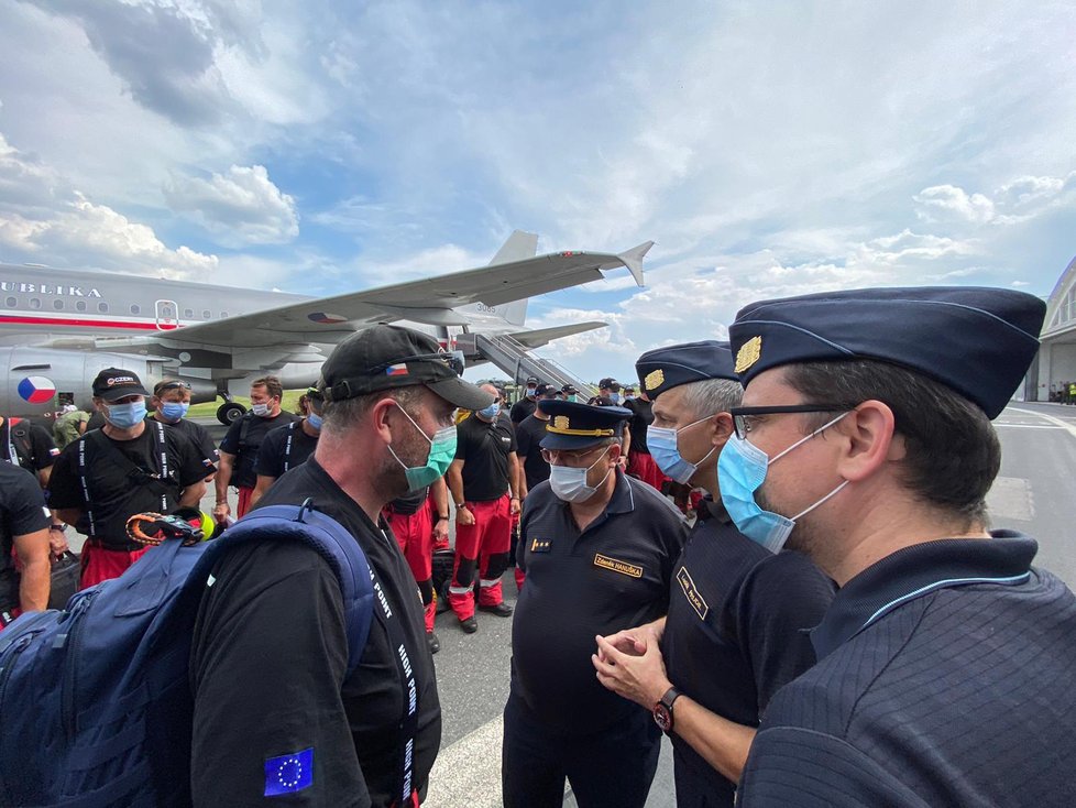 USAR tým se 11. srpna krátce před třetí vrátil z Libanonu do Česka.