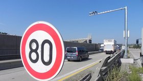V noci ze soboty na neděli bude uzavřených přes 70 kilometrů dálnice D1, silničáři ale začali omezovat provoz už po poledni.