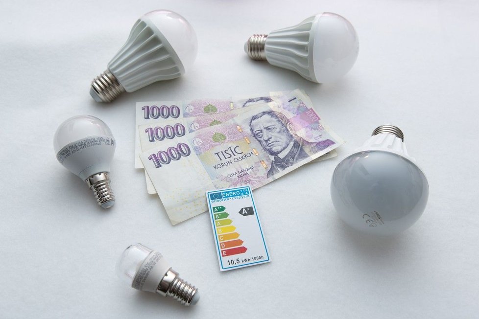 Polovina Čechů vybírá dodavatele energií podle ceny, ostatní dávají přednost kvalitě služeb a dobré pověsti firmy.