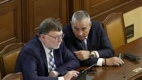 Škrty za 84 miliard: Vláda škrtá dotační programy 12 ministerstev, nejvíc se omezují u Síkely