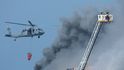 Požár vrtulníkové lodi typu Wasp USS Bonhomme Richard, která kotví ve vojenském přístavu v San Diegu
