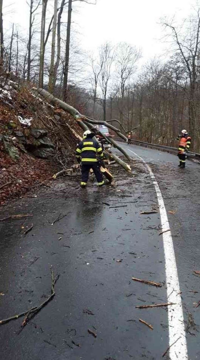 Následky silného vichru v Ústeckém kraji (17.1.2022)