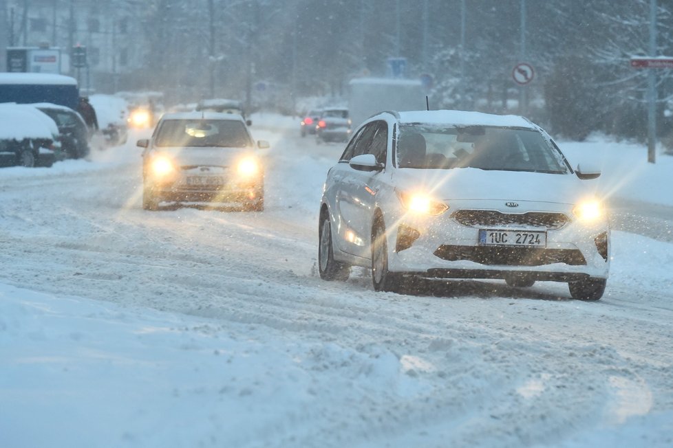 Sníh v Ústeckém kraji komplikoval dopravu (8.2.2021)