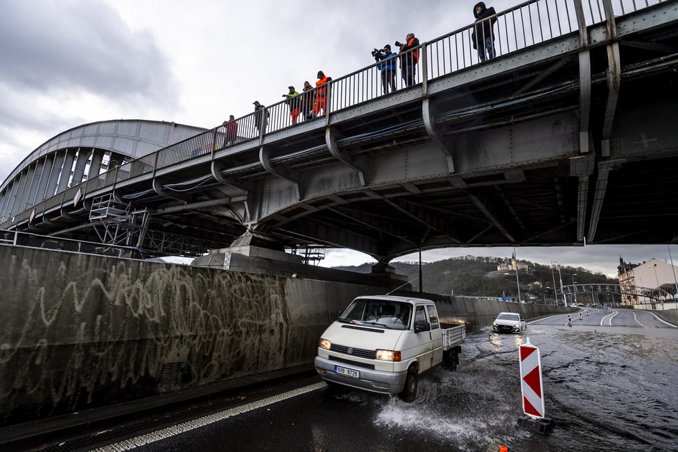 Protipovodňová vana v Ústí nad Labem se opět zaplnila vodou (4. 1. 2024).