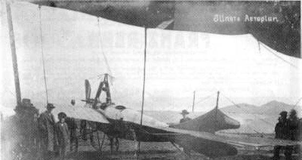 V roce 1912 došlo při letecké exhibici v Ústí nad Labem k tragédii.