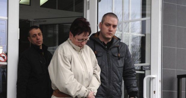 Ženu obviněnou z vraždy stařenky poslal soud do vazby