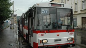 Řidič trolejbusu linky 57 nebude na jízdu do ústeckých Předlic vzpomínat v dobrém.