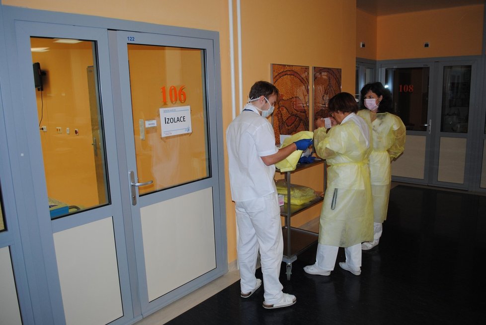 Žena leží na infekčním oddělení nemocnice v Ústí nad Labem