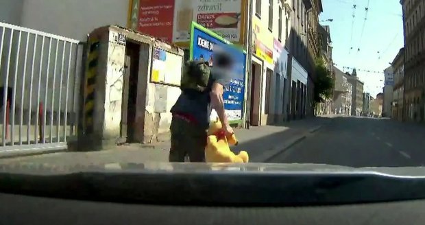 Pro muže (33) s medvídkem Pú skončila bezstarostná procházka po ulici Cejl.