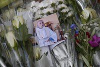 Francie pohřbí zavražděného kněze. „Pietní“ zvony rozezní i české farnosti