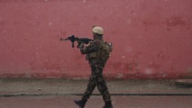 Útok na vojenskou akademii v Kábulu. Na místě nejméně pět mrtvých. Z toho dva vojáci a tři útočníci. K incidentu se přihlásil Islámský stát.