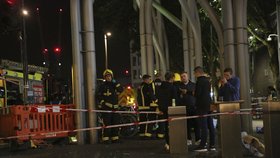 Útok u londskýho obchodního centra ve Stratfordu: Gang útočil kyselinou