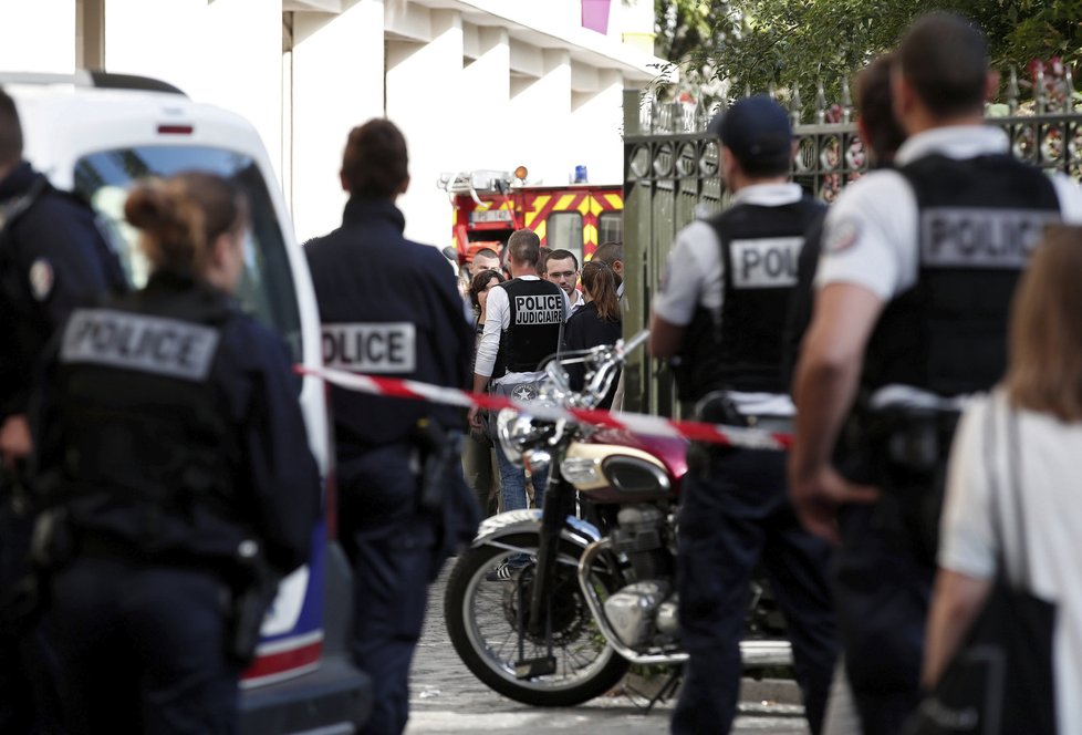 V Paříži v minulosti došlo k útoku na skupinu vojáků