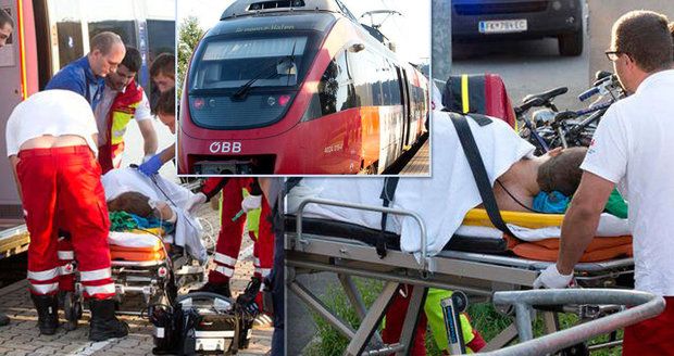 Další útok nožem ve vlaku. Šedesátník v Rakousku pobodal dva mladíky